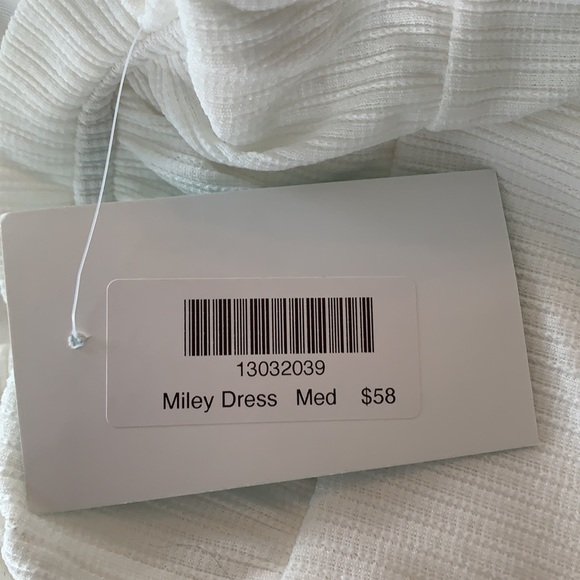 Selling this dress from Juli Mei. Never worn! - Picture 3 of 4